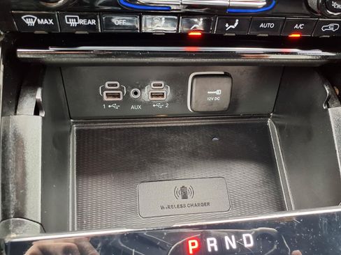 Used 2023 Jeep Grand Cherokee L Laredo RWD image 10