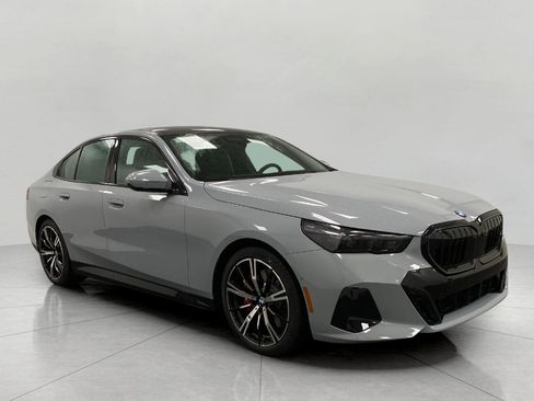 New 2026 BMW 540i xDrive image 1