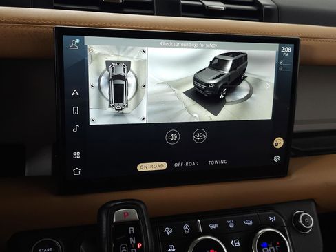 Used 2023 Land Rover Defender 130 First Edition image 31