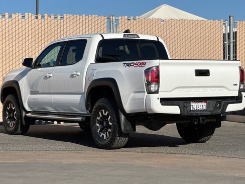 Used 2020 Toyota Tacoma TRD Off-Road w/ Technology Package AWD/4WD image 6