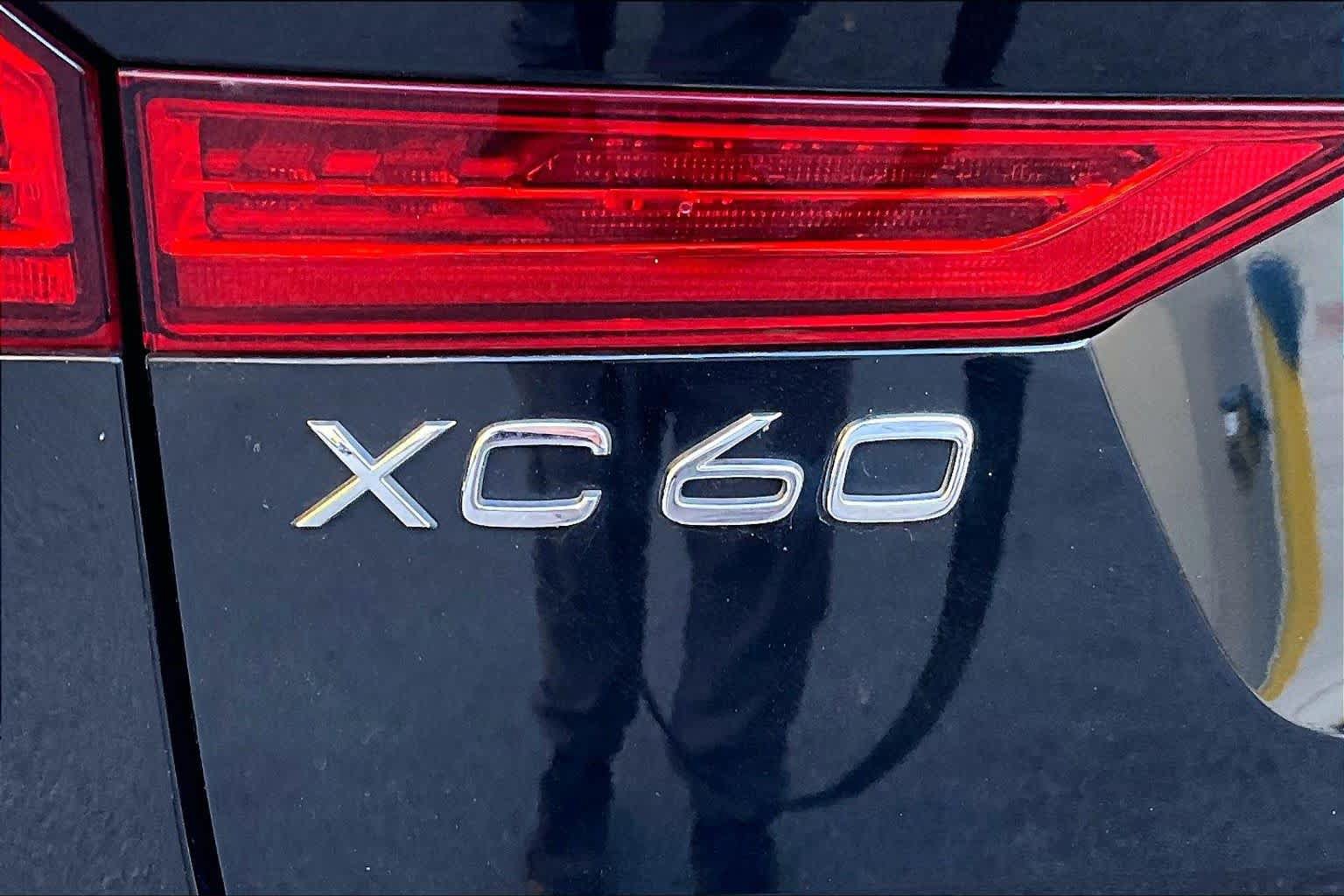 Used 2021 Volvo XC60 T8 R-Design AWD/4WD image 14