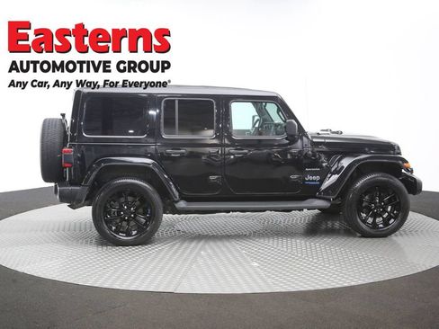 Used 2022 Jeep Wrangler Unlimited Sahara w/ Cold Weather Group AWD/4WD image 45