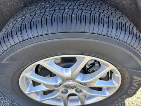 Used 2024 Chrysler Pacifica Touring-L image 26