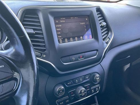 Used 2020 Jeep Cherokee Latitude Plus image 26