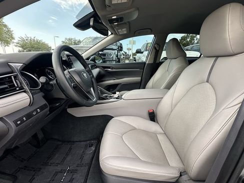 Used 2022 Toyota Camry XLE FWD image 26
