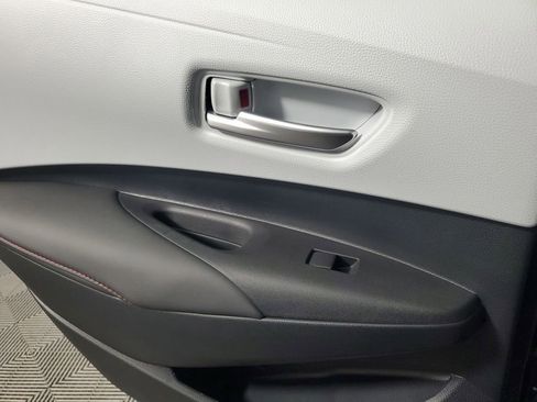 Used 2025 Toyota Corolla SE image 17