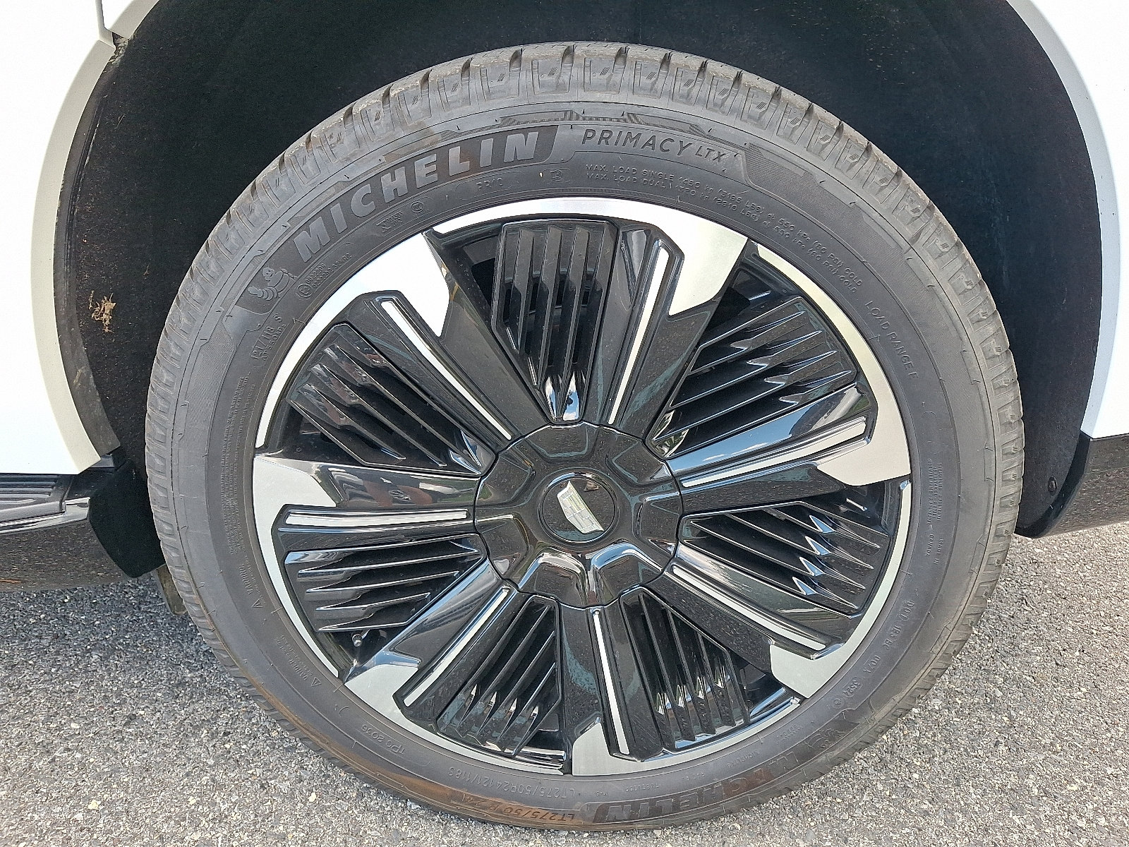 Certified 2025 Cadillac Escalade IQ Sport 2 AWD/4WD image 5
