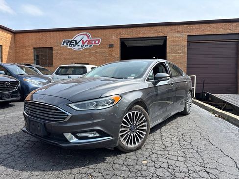 Used 2017 Ford Fusion SE w/ Fusion SE Technology Package FWD image 1
