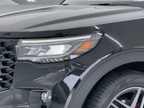 Certified 2025 Ford Explorer ST image 11