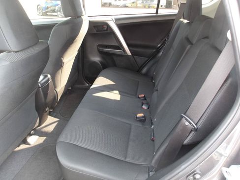 Used 2016 Toyota RAV4 LE AWD/4WD image 10