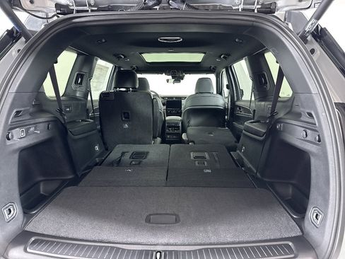 New 2025 Jeep Grand Cherokee L Limited w/ Black Appearance Package image 9