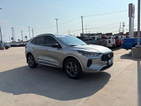 Used 2024 Ford Escape ST-Line w/ Tech Pack #1 AWD/4WD image 2