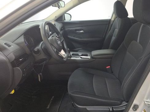 Used 2023 Nissan Sentra SV FWD image 5