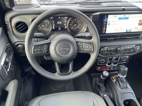 New 2025 Jeep Gladiator Mojave w/ Convenience Group image 18