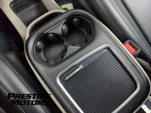 Used 2023 Chrysler Pacifica Touring-L FWD image 18