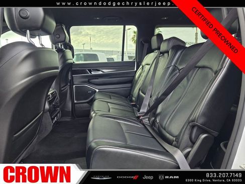 Certified 2024 Jeep Wagoneer L Series II w/ Flexible Seating Group image 22
