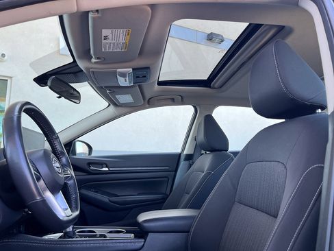 Used 2024 Nissan Altima 2.5 SV w/ SV Premium Package image 13