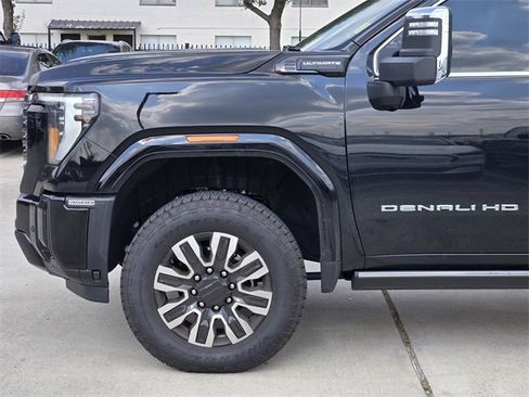 Used 2025 GMC Sierra 3500 Denali Ultimate image 8