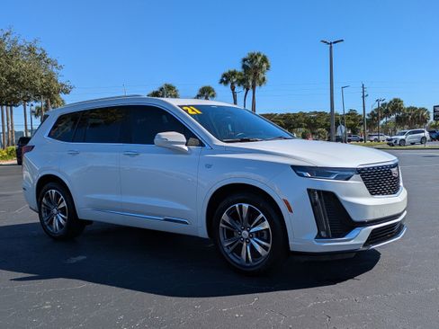 Used 2021 Cadillac XT6 Premium Luxury image 7