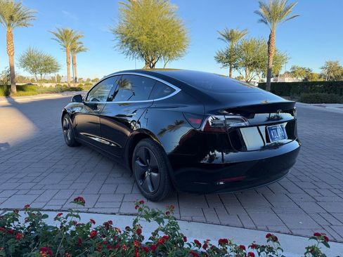 Used 2018 Tesla Model 3 Mid Range image 4
