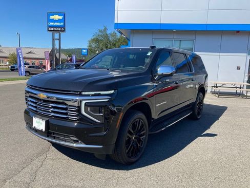 New 2025 Chevrolet Suburban Premier AWD/4WD image 23