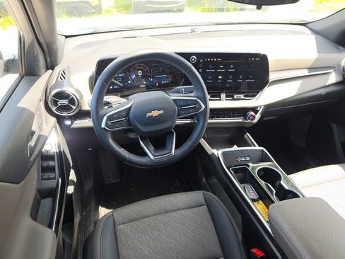 Certified 2025 Chevrolet Equinox LT w/ Convenience Package II FWD image 5