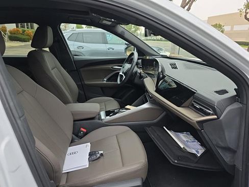 Used 2025 Audi Q5 2.0T Premium Plus w/ Premium Plus image 9