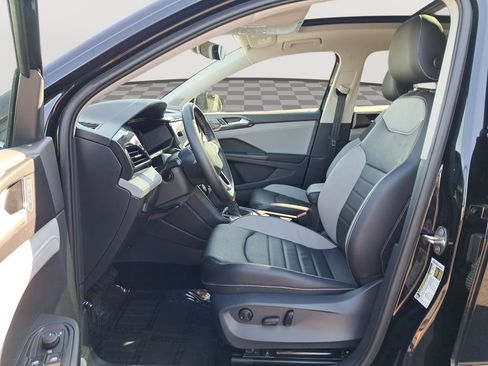 Used 2023 Volkswagen Taos SEL image 12