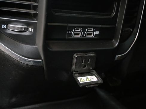 Used 2022 RAM 2500 Laramie AWD/4WD image 17