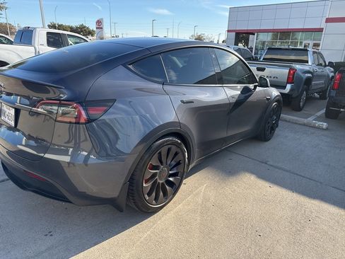 Used 2022 Tesla Model Y Performance image 4