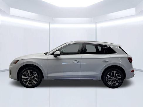 Used 2023 Audi Q5 2.0T Premium Plus w/ Premium Plus Package AWD/4WD image 2