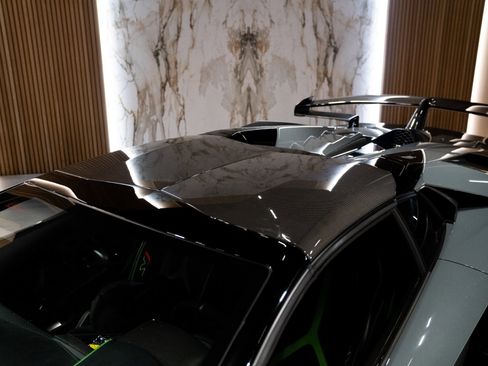 Used 2020 Lamborghini Aventador SVJ AWD/4WD image 8
