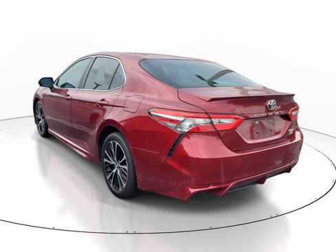 Used 2018 Toyota Camry SE FWD image 5