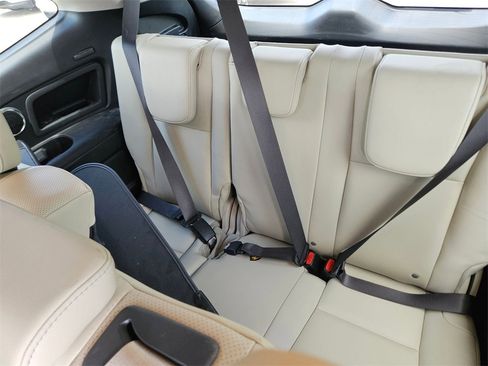 Used 2024 Subaru Ascent Limited w/ Technology Package image 11