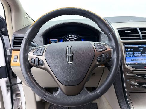 Used 2014 Lincoln MKX FWD image 25