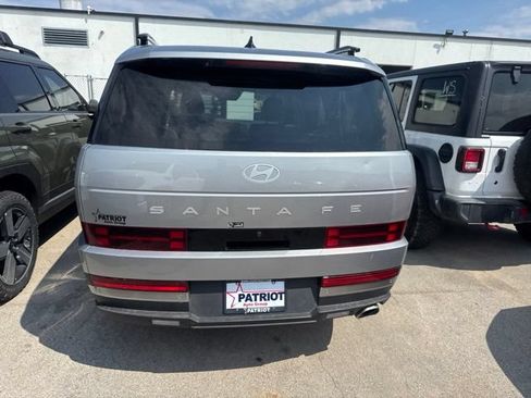 Used 2025 Hyundai Santa Fe Limited FWD image 5