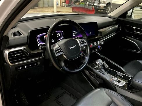 Used 2025 Kia Telluride S AWD/4WD image 13
