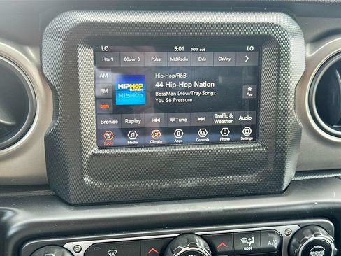 Certified 2023 Jeep Wrangler Unlimited AWD/4WD image 16