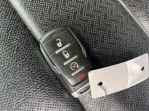 Used 2021 RAM 1500 Laramie AWD/4WD image 21