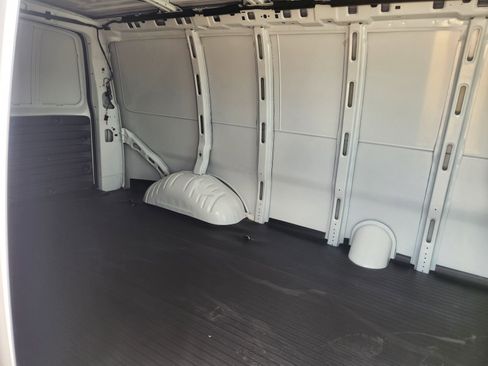 New 2026 Chevrolet Express 2500 image 24