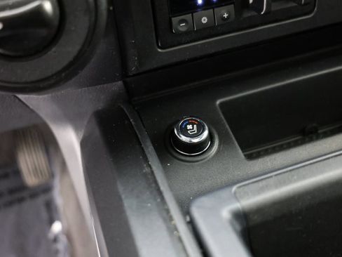 Used 2022 Nissan Titan PRO-4X w/ Pro-4x Convenience Package image 9