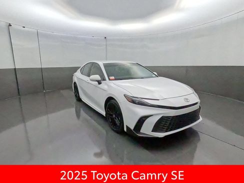 Certified 2025 Toyota Camry SE FWD image 1