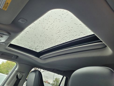 Certified 2024 Toyota Highlander XLE image 18