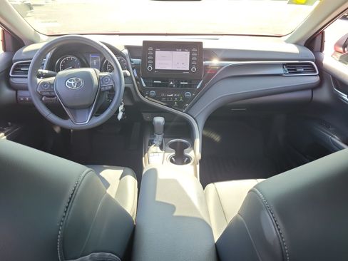 Used 2024 Toyota Camry SE FWD image 15