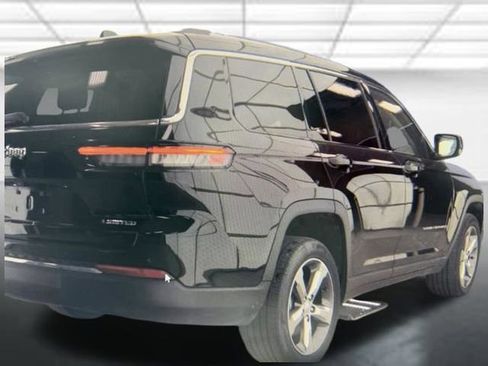 Used 2022 Jeep Grand Cherokee L Limited AWD/4WD image 2