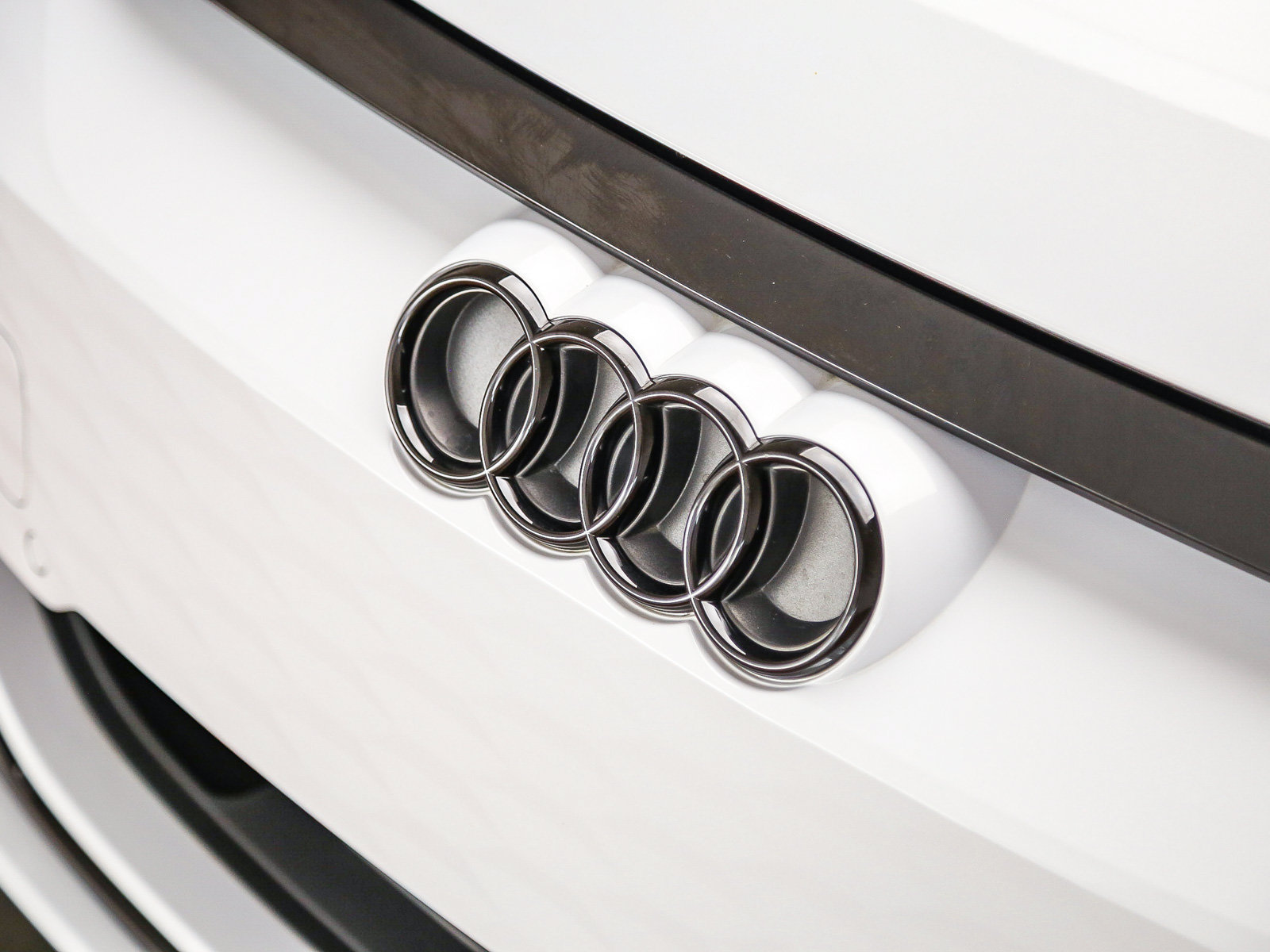 Certified 2023 Audi e-tron GT Prestige AWD/4WD image 9