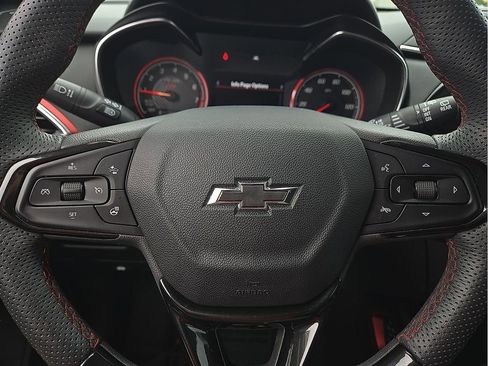 Used 2022 Chevrolet TrailBlazer RS w/ Technology Package FWD image 19