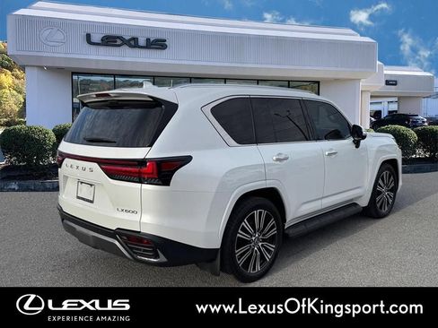 Used 2024 Lexus LX 600 4WD w/ Luxury Package image 4