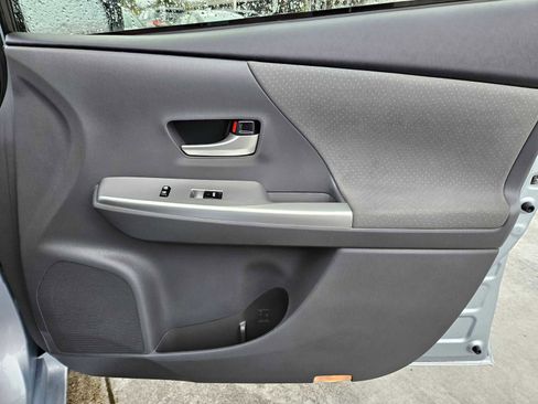 Used 2013 Toyota Prius V Three image 12