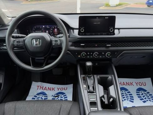 Used 2025 Honda Accord SE image 14